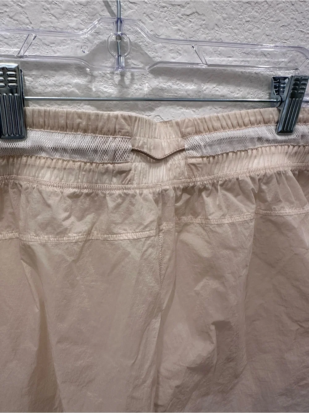 Lululemon Hotty Hot Running Shorts‎ Light Beige Cream Zip Pocket